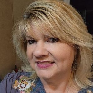 Meet your Posher, Monica